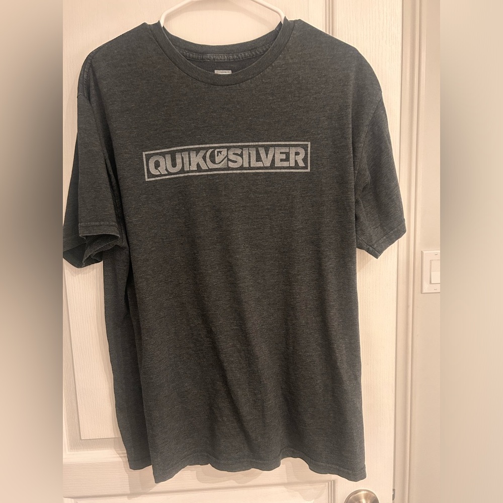 Quiksilver Men's Grey T-shirt